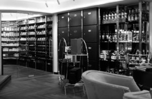 <span>DOMINIQUE</span><span>LONDON</span>STORES